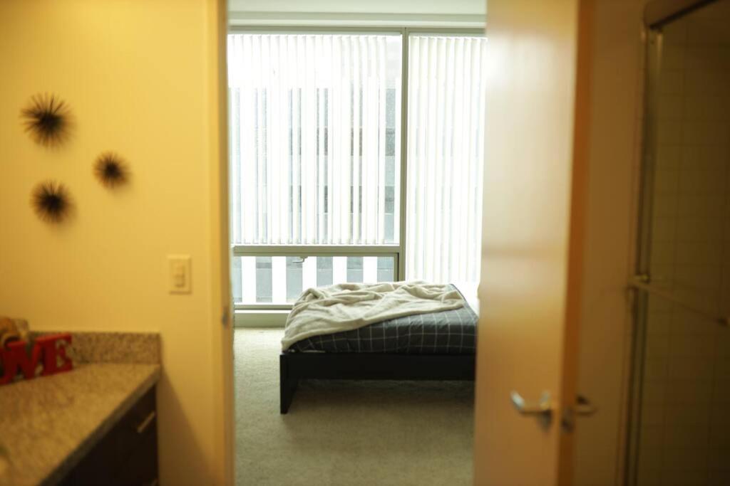 Beautiful High Rise In Sunny La Apartamento *