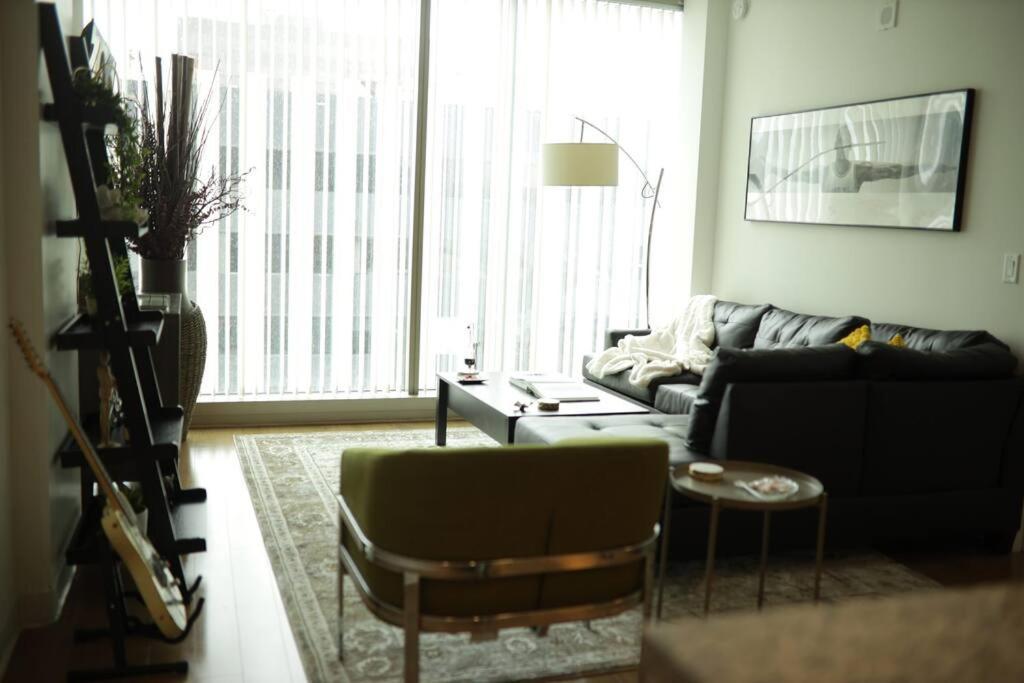 Apartamento Beautiful High Rise In Sunny La