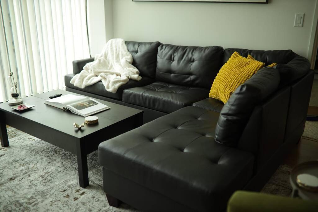 Apartamento Beautiful High Rise In Sunny La