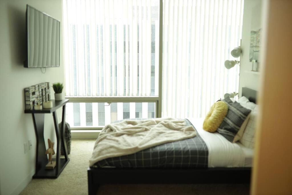 Apartamento Beautiful High Rise In Sunny La